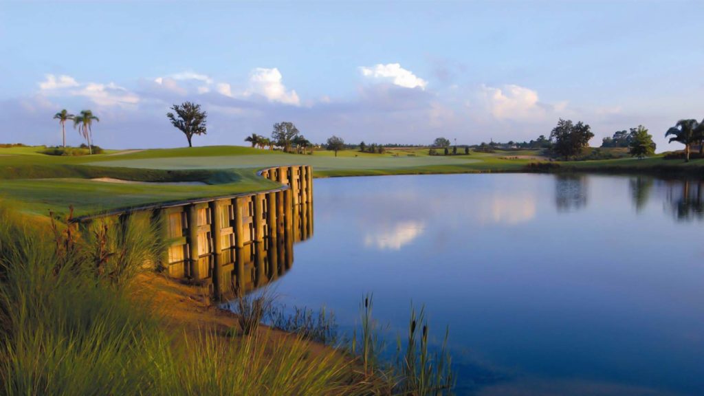 Water feature on the Jack Nicklaus Golf Course at The Bear’s Den Resort Orlando.